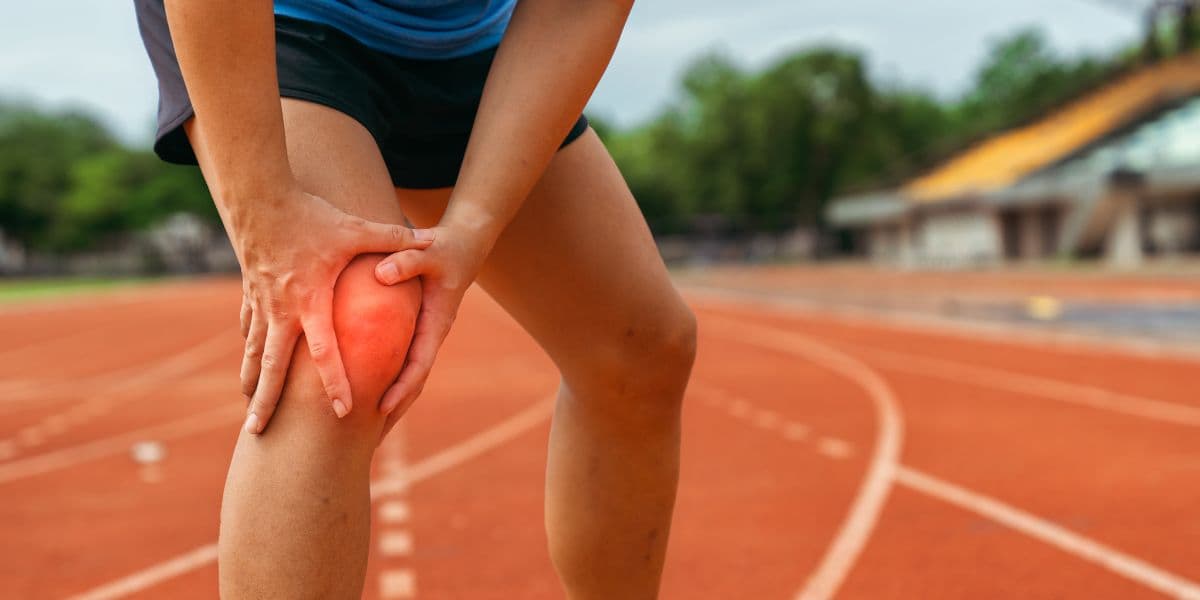 Runner with knee pain from runner's knee